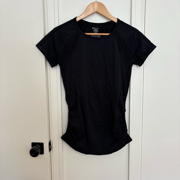 GAIAM Black Short Sleeve Women's Tee - Picture 1 of 5